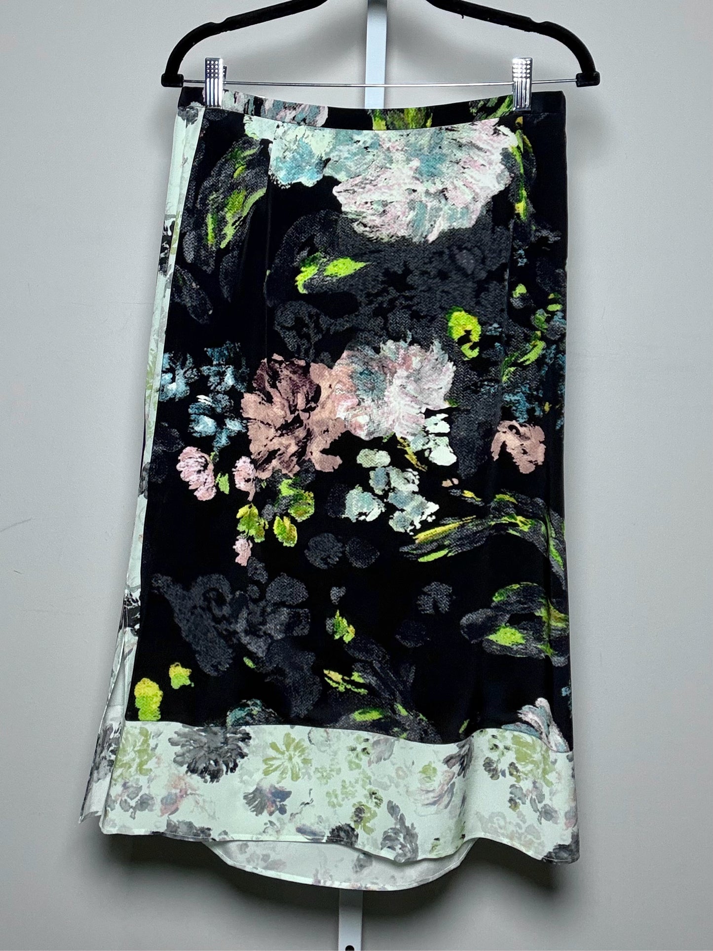 Women Size 40 Joseph Black Floral NWT, Pre-owned Skirt