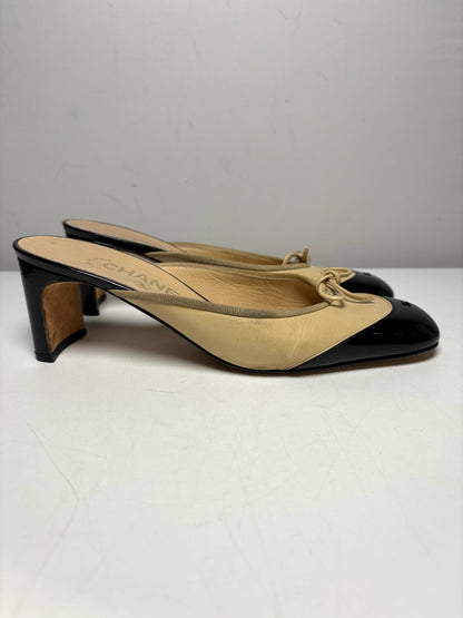 W Shoe Size 38.5 Chanel Tan Black Toe Combo Leather Vintage Mules