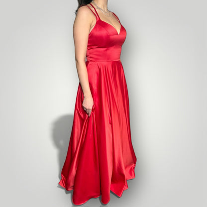 Women Size 6 Loman Red Solid Gown