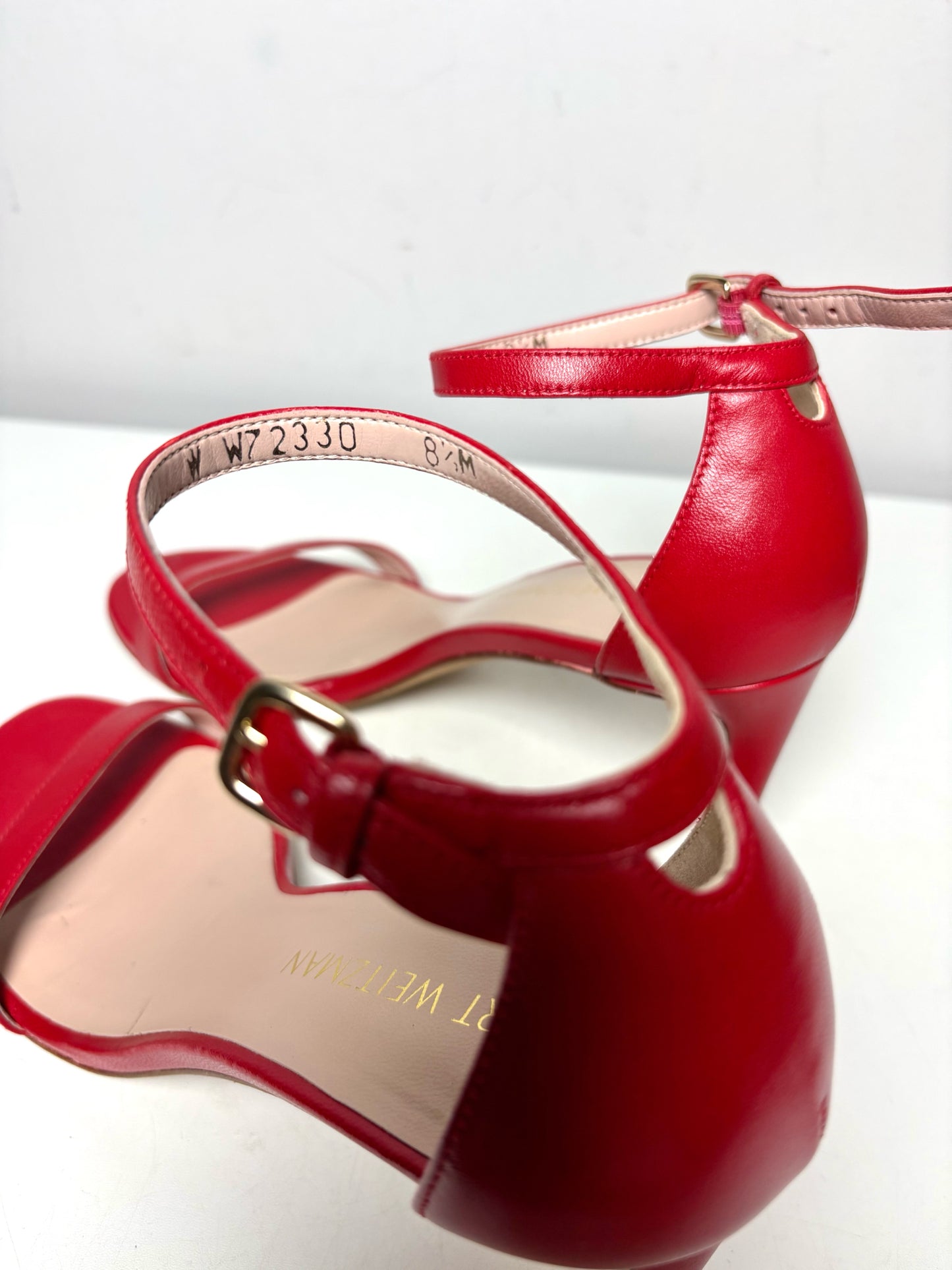 W Shoe Size 8.5 Stuart Weitzman Classic Red Leather Pre-owned Sandal