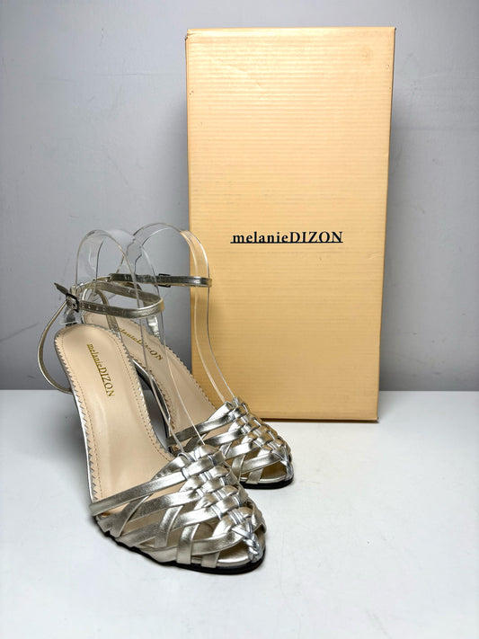 Women's Shoe Size 8 Melanie Dizon Invitto Metallic Silver Woven Leather NWT Pre-Owned Heels