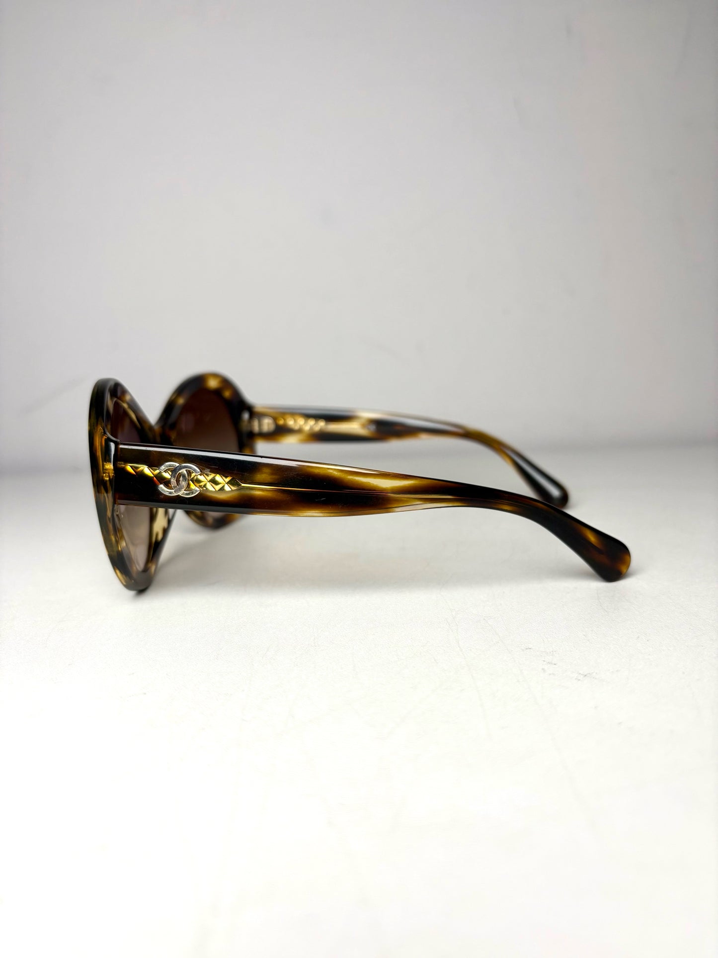 Chanel Pre-owned Brown Acetate Sunglasses