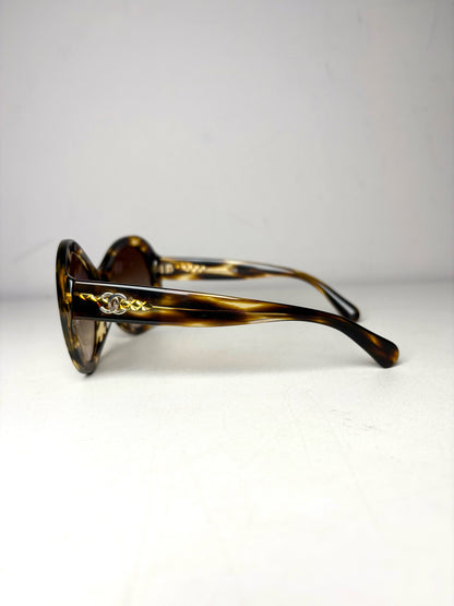 Chanel Pre-owned Brown Acetate Sunglasses