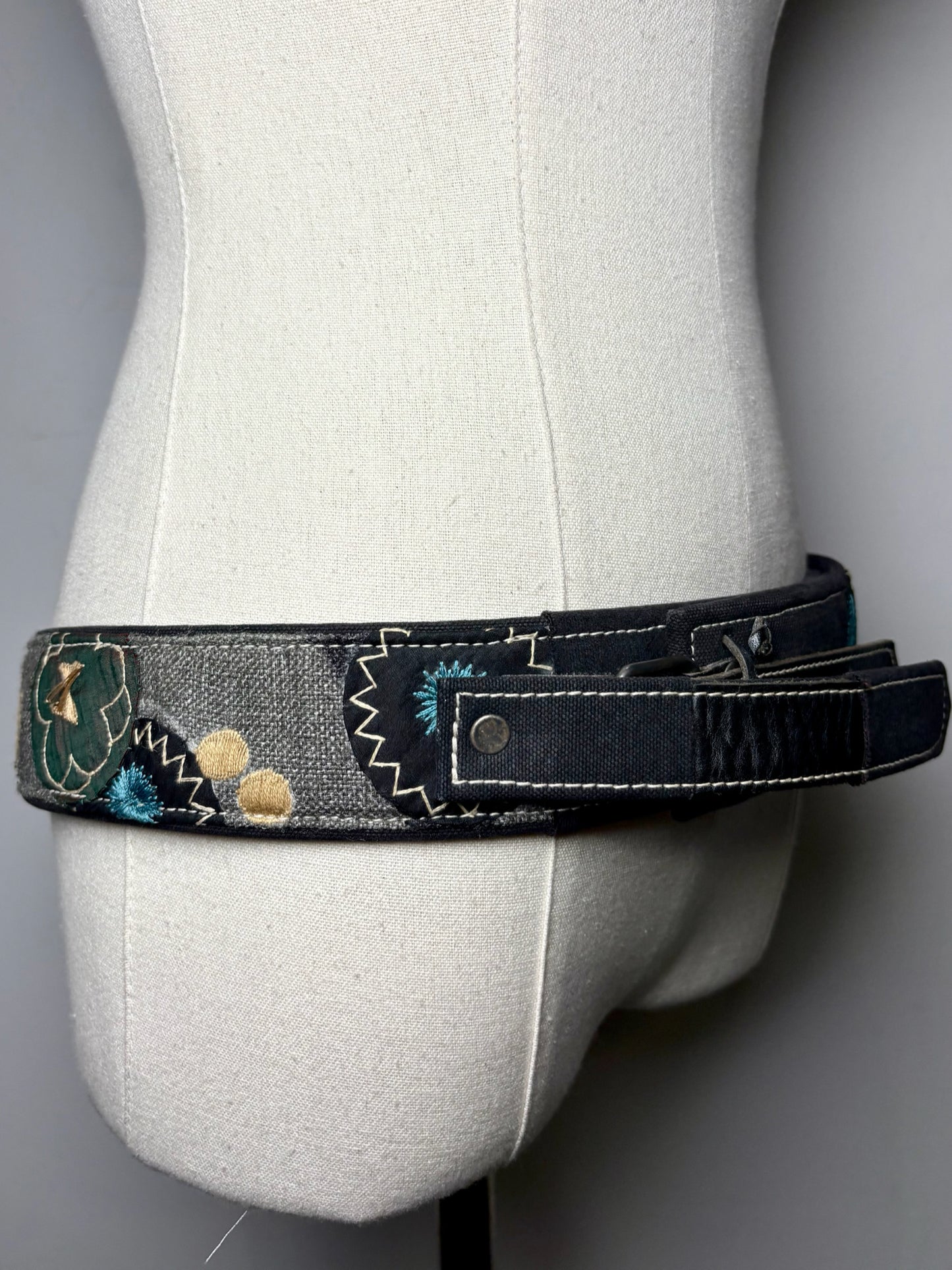Women Dries Van Noten Leather, Cotton 80 (Small US) Embroidery Pre-owned Belt