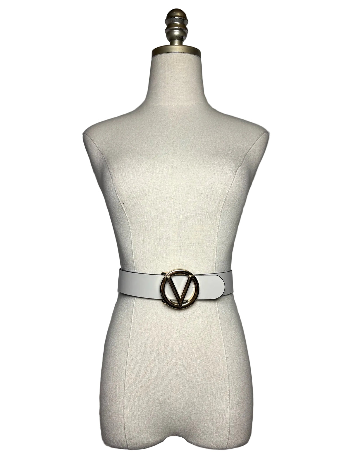 Mannequin with a white belt and gold "V" buckle