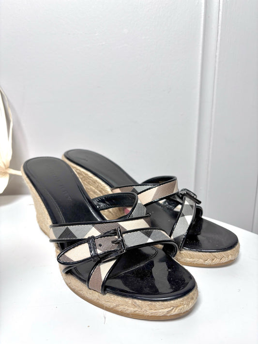 W Shoe Size 39 (8.5 US) Burberry Black Nova Check Canvas Jute Wedge