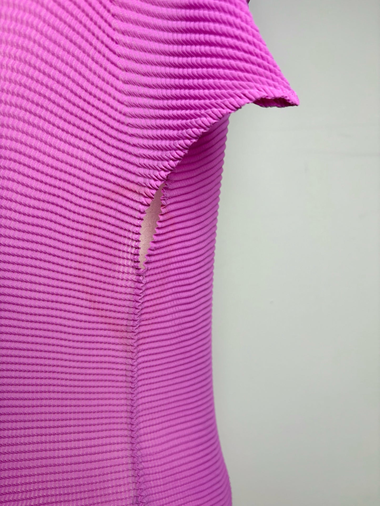 Women Size S (Estimate) Issey Miyake Me Pleats Magenta Stretch Crinkle Top