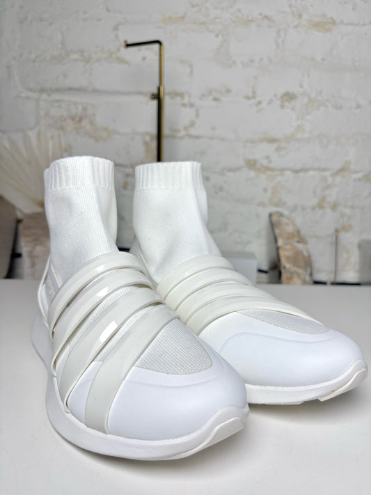 W Shoe Size 7.5 Tory Burch White Nylon NWT Performance Tennis shoes