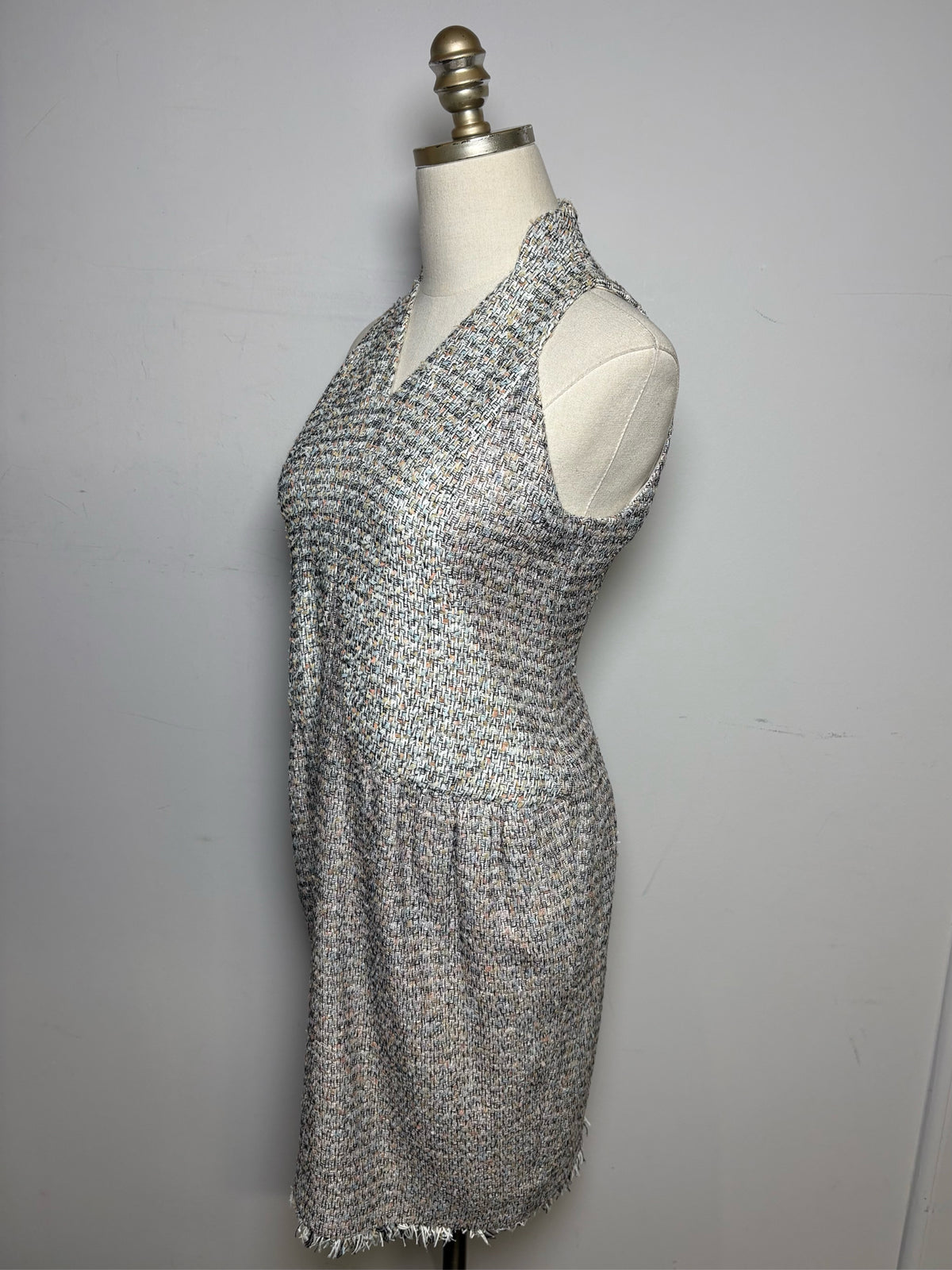 Women's French Size 38 Authentic Chanel 2011 Spring Runway Cream Multicolor Tweed Pre-Owned Sleeveless Dress