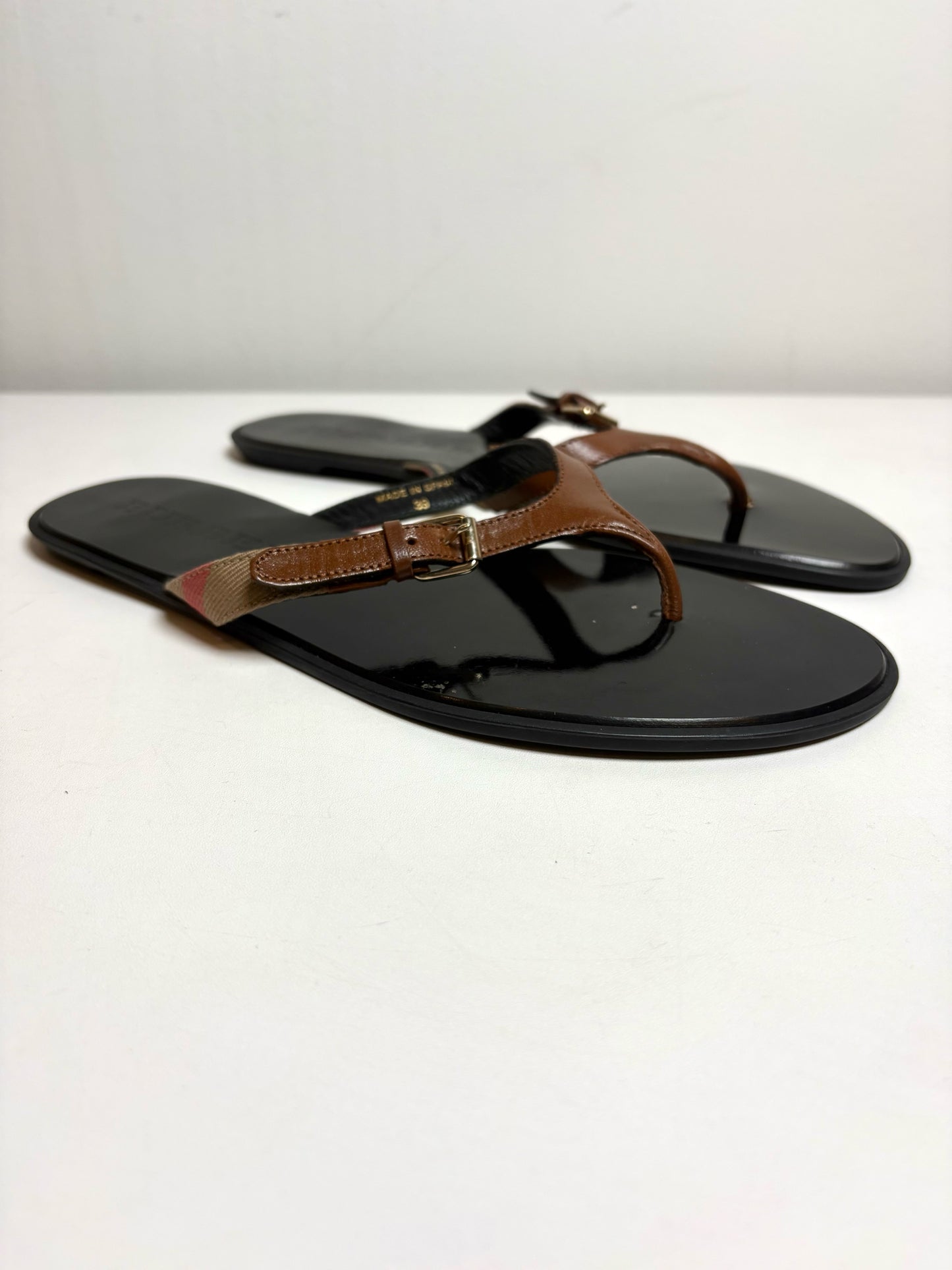 W Shoe Size 39 (9) Burberry Black Women's Sandals