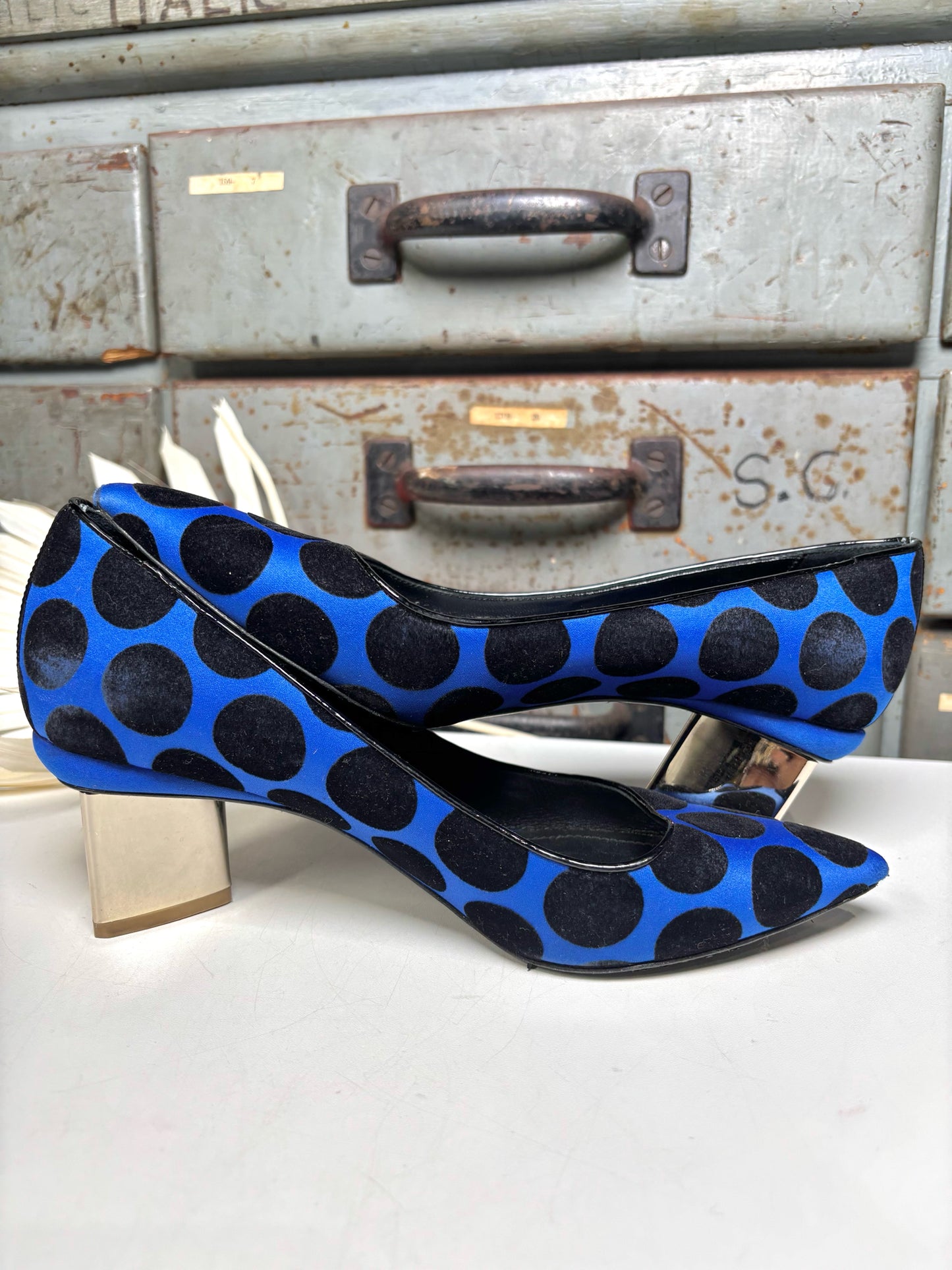 W Shoe Size 38.5 Nicholas Kirkwood Blue, Black Heels