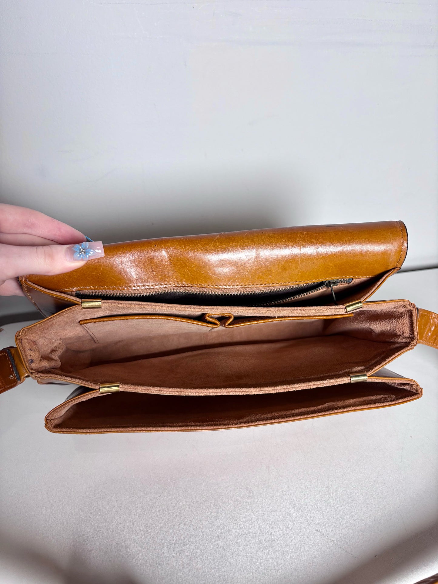 Umberto Italy Vintage Suede, Cowhide Leather Pre-owned Caramel, Beige Purse