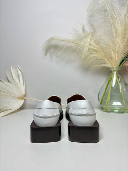 W Shoe Size 8 Ganni White Leather Cowhide NWOT Loafers