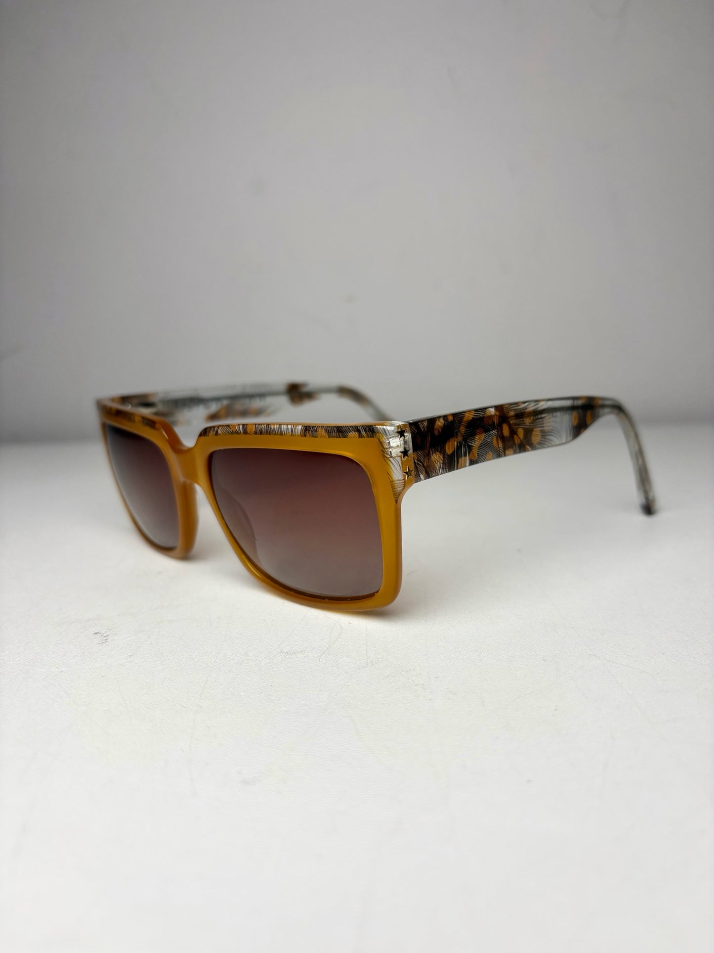 Elton John Eyewear Women's Pre-owned Blue Acetate Sunglasses