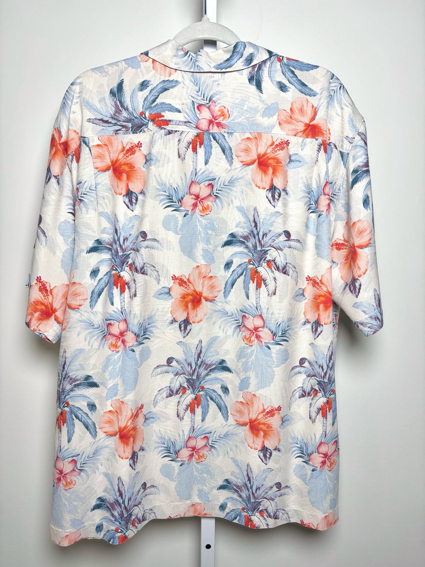 Mens Size XL/Tall Tommy Bahama Cream, Peach, Blue Silk Hawaiian/Tropical Shirt