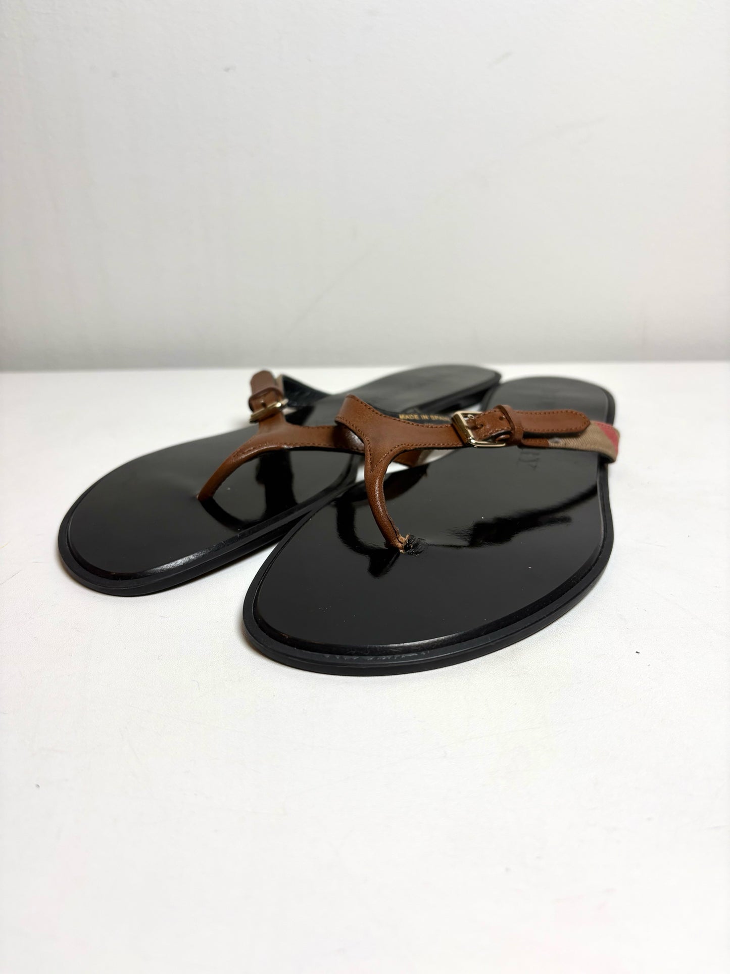 W Shoe Size 39 (9) Burberry Black Women's Sandals