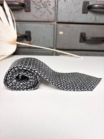 Hermes Black & White 100% Silk Leaves Men's Tie