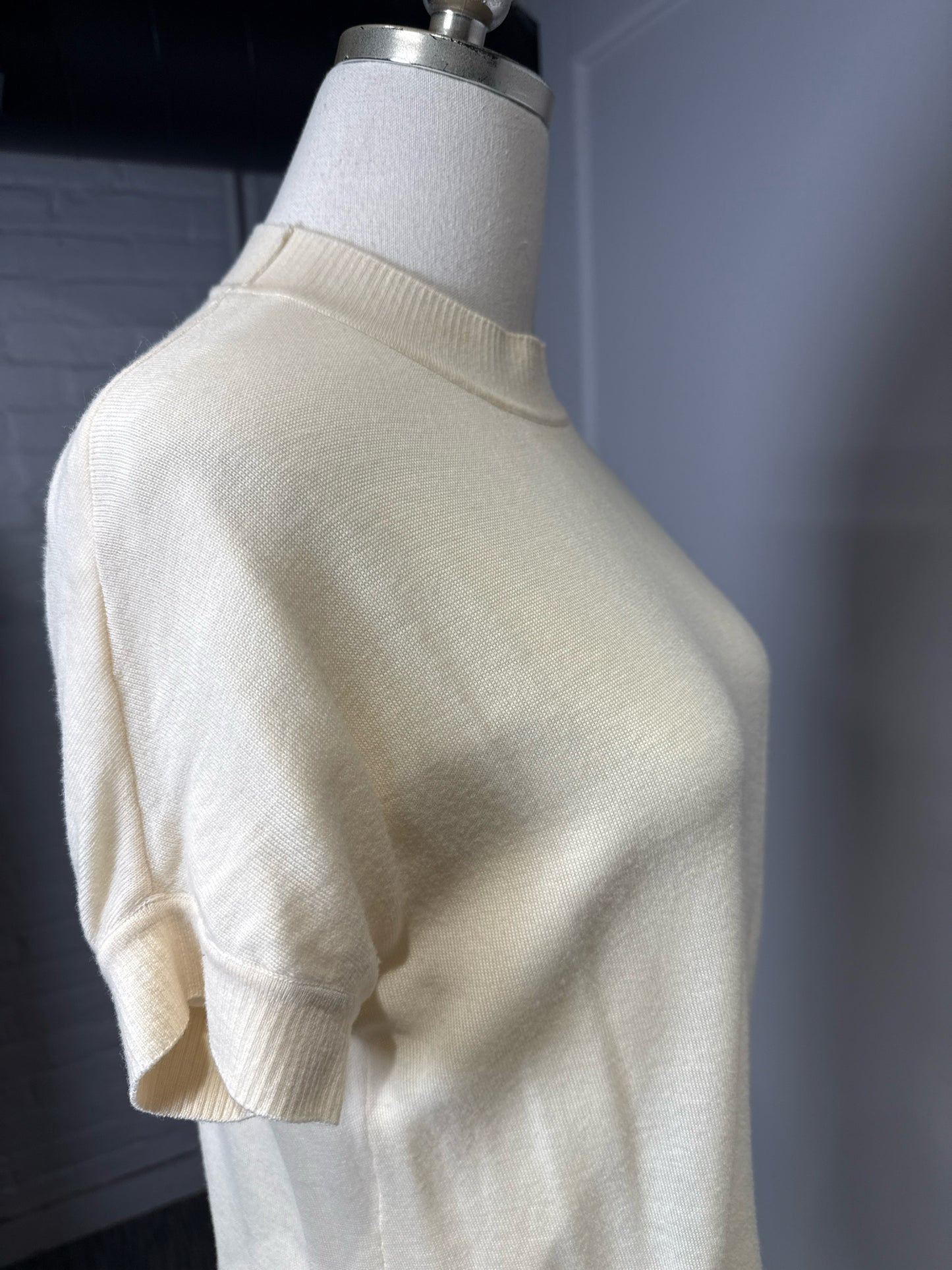 Women Size M Joseph Off White Solid Wool, Silk Sweater