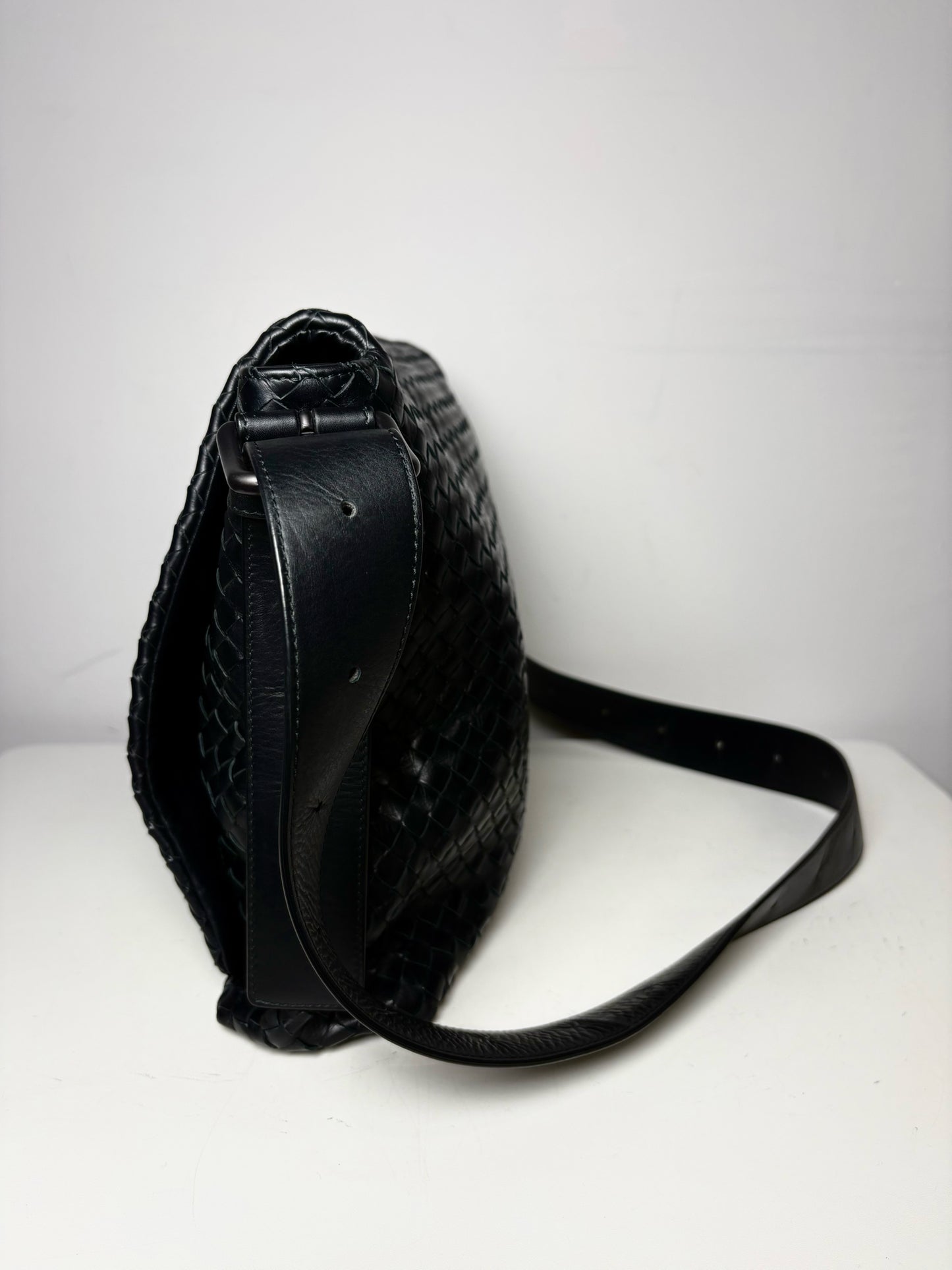 Bottega Veneta Woven Leather Pre-owned Black Calfskin Large Purse