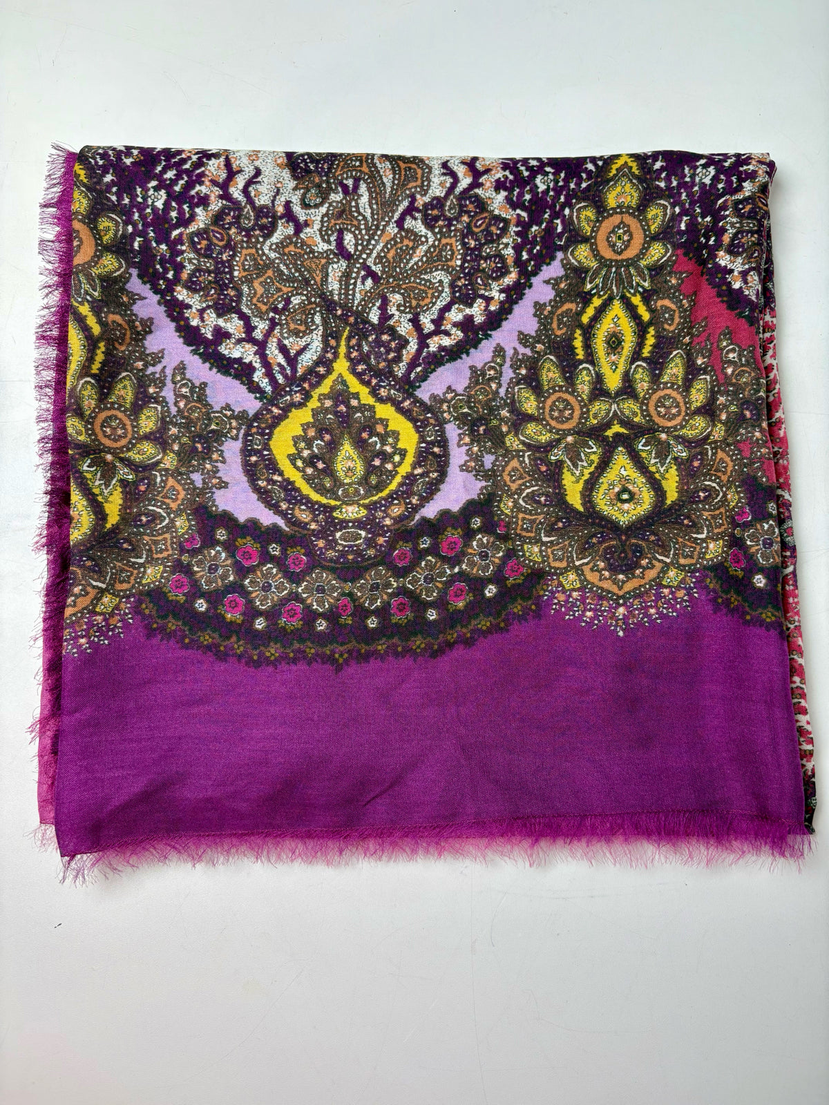 Women's Authentic Gucci Purple Multicolor Paisley Silk Blend NWT Pre-Owned Square Scarf