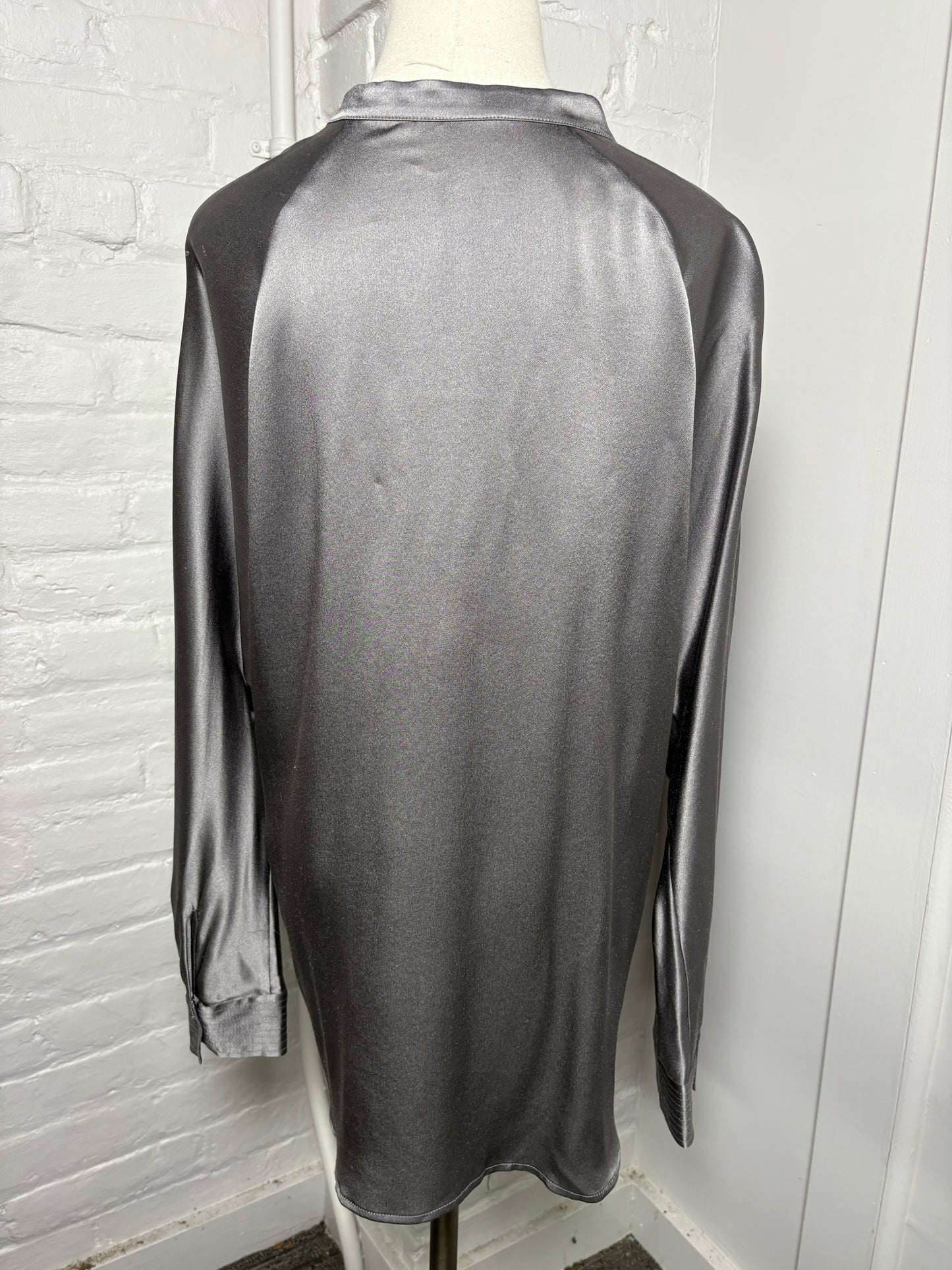 Women Size M Vince Gray Solid Silk Blouse