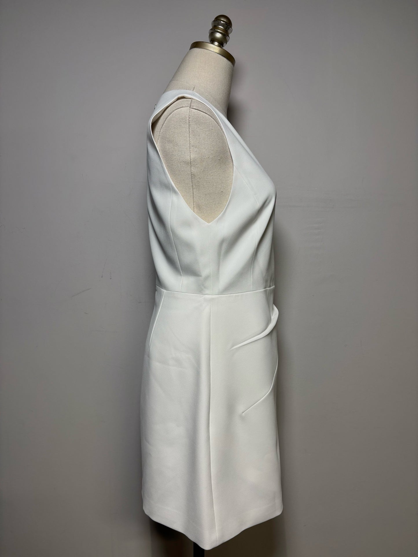 Women Size 8 Alice + Olivia White Pre-Owned NWT Sheath Dress