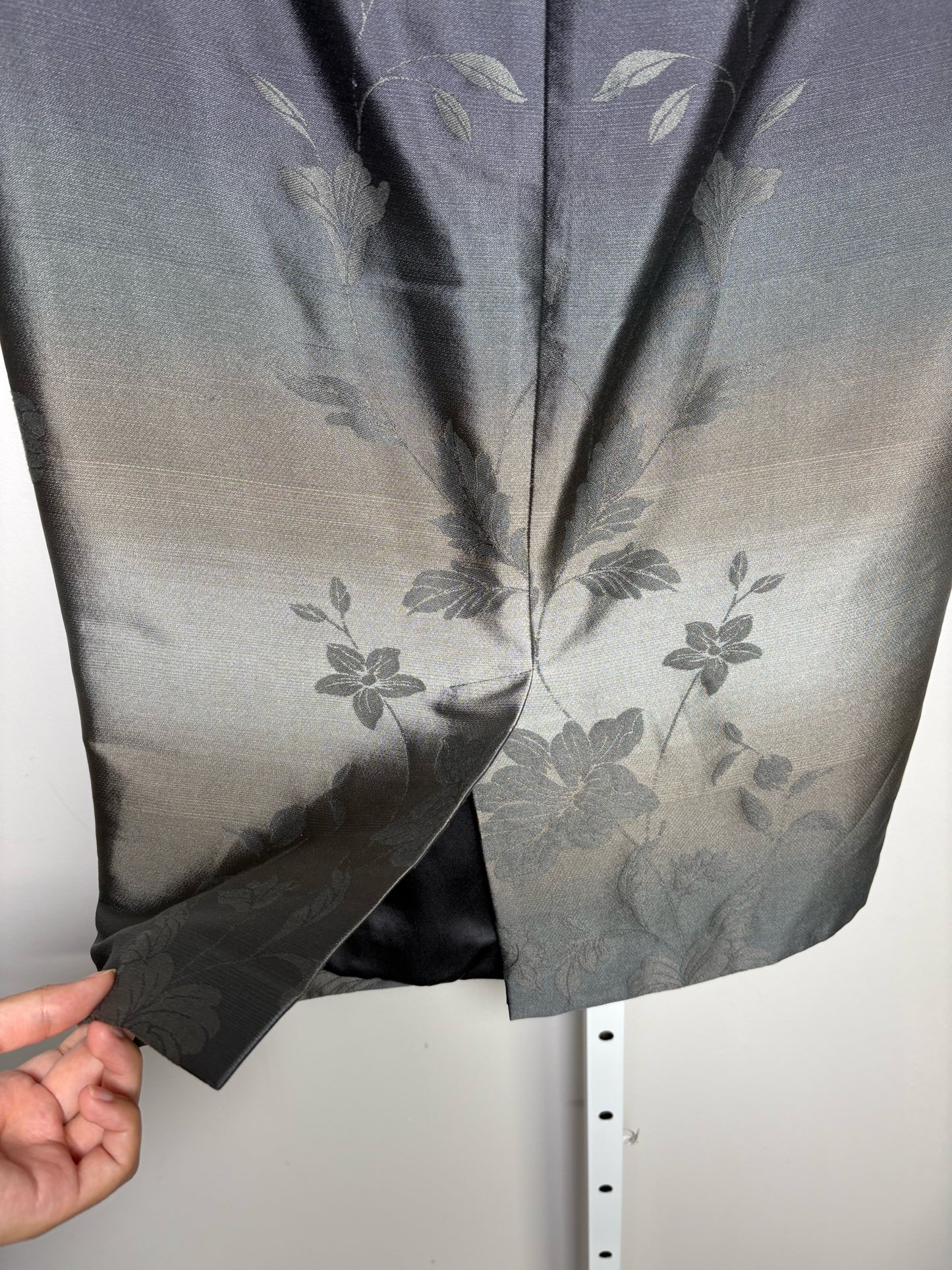 Women Size 6 Ralph Lauren Black Label Gray Ombre' Jacquard Pencil Silk Skirt