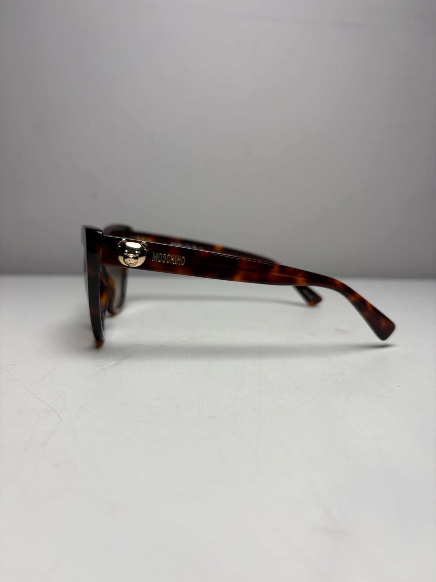 Women's Moschino Havana Brown Tortoiseshell Acetate Pre-Owned Cat-Eye Sunglasses