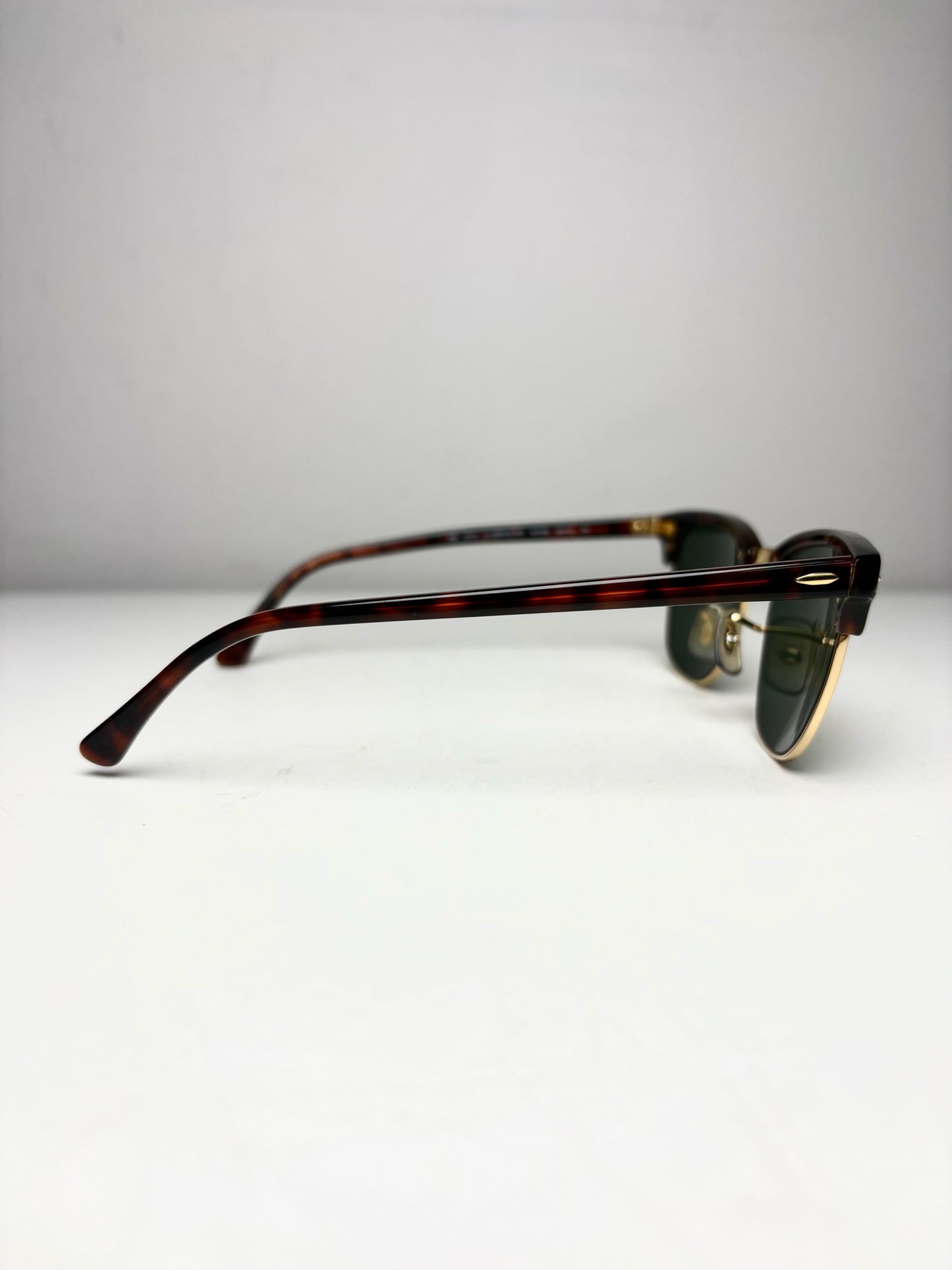 Unisex Ray-Ban RB3016 Clubmaster Brown Tortoiseshell & Gold Pre-Owned Sunglasses