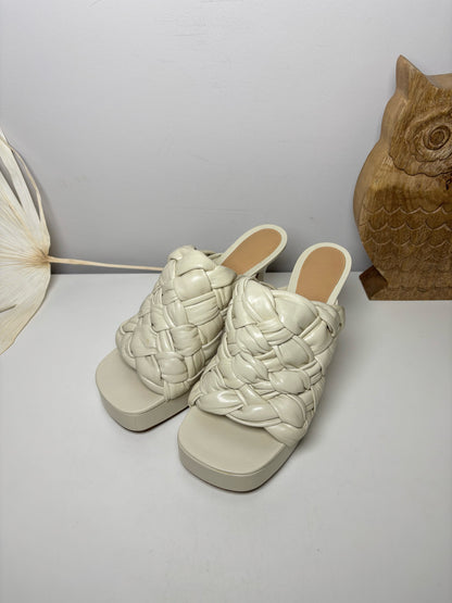 W Shoe Size 7 Bottega Veneta Cream Woven Leather Cowhide Peep Toe Heels