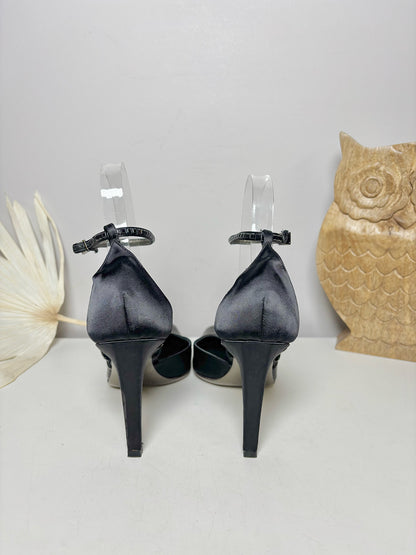W Shoe Size 38.5 (8 US) Giorgio Armani Black Satin Women's Pump