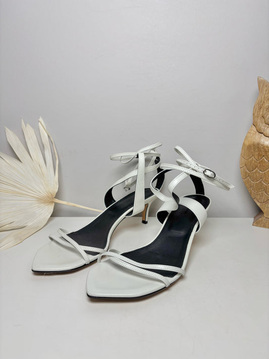 W Shoe Size 39 (9 US) Isabel Marant White Leather Cowhide NWT Sandals