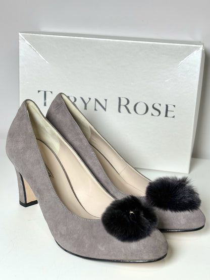 W Shoe Size 39.5 (8.5/9 US) Taryn Rose Dark Gray Suede Fur Trim Pump