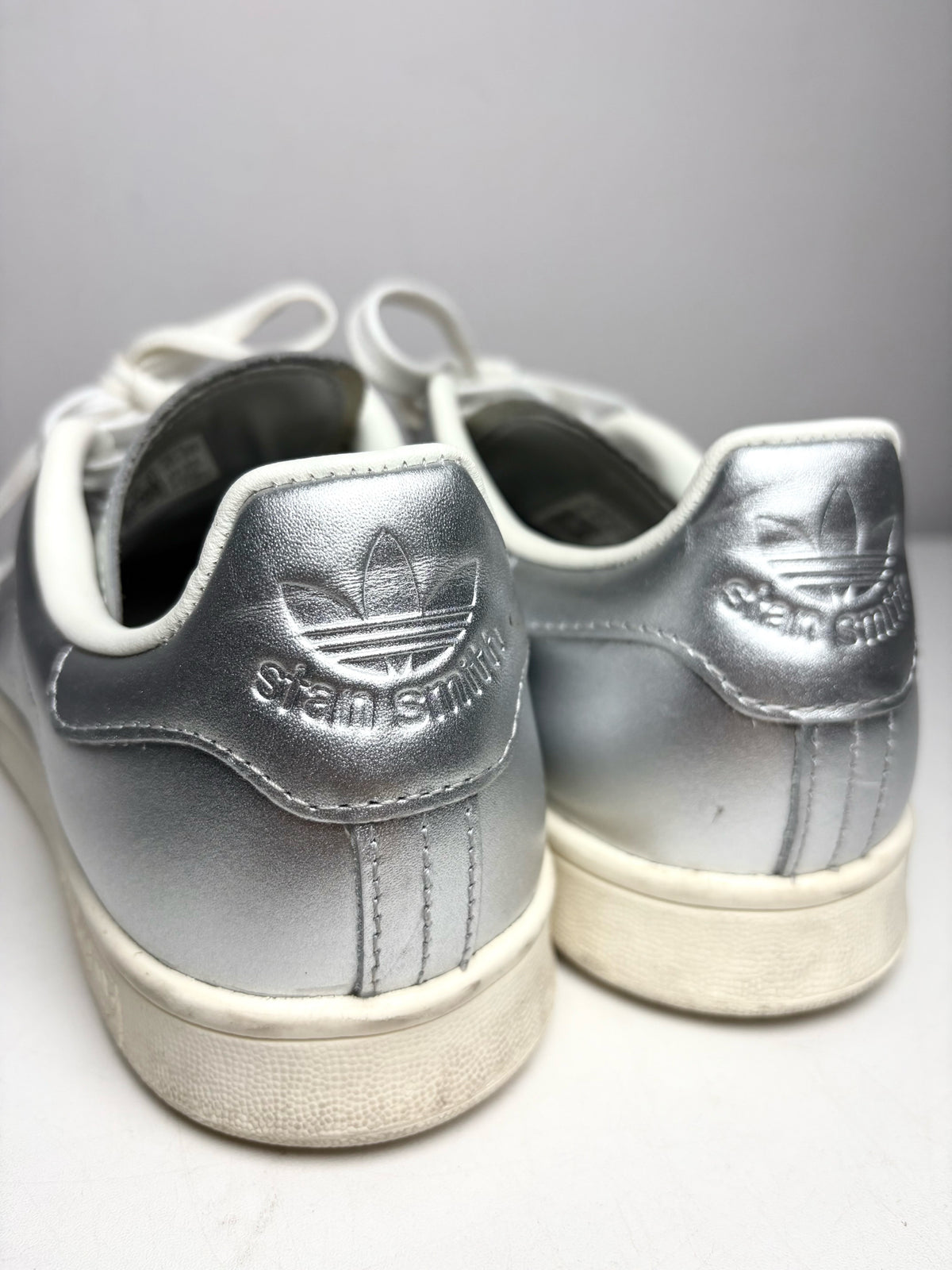 Women's Shoe Size 9 Adidas Stan Smith Metallic Silver Leather Pre-Owned Sneakers