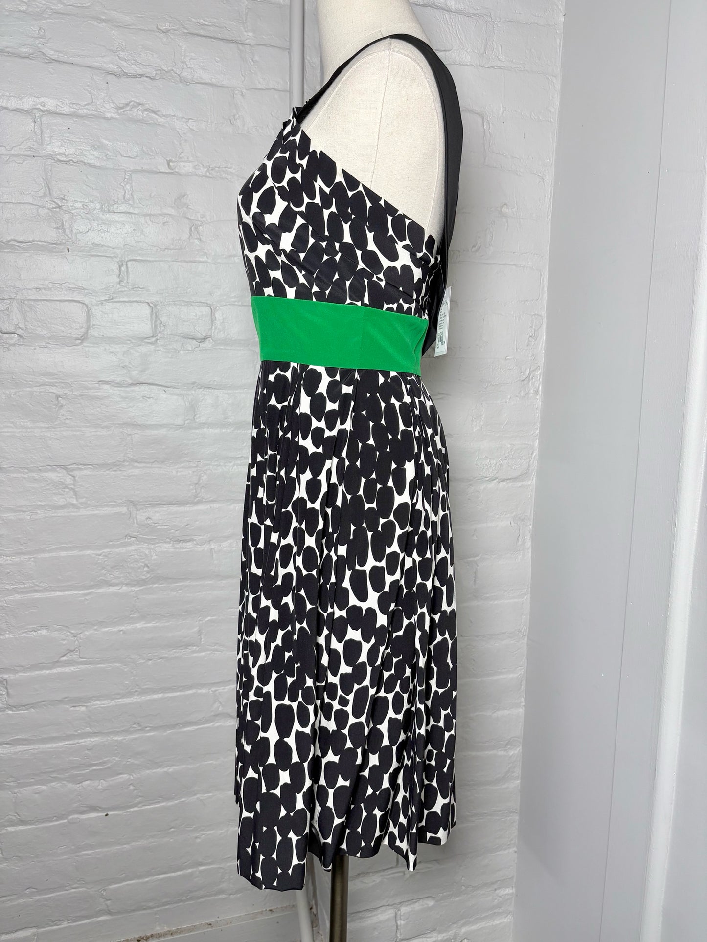 Women Size 38 (2 US) Gucci Black, Green, White Geometric Dot Pure Silk Dress