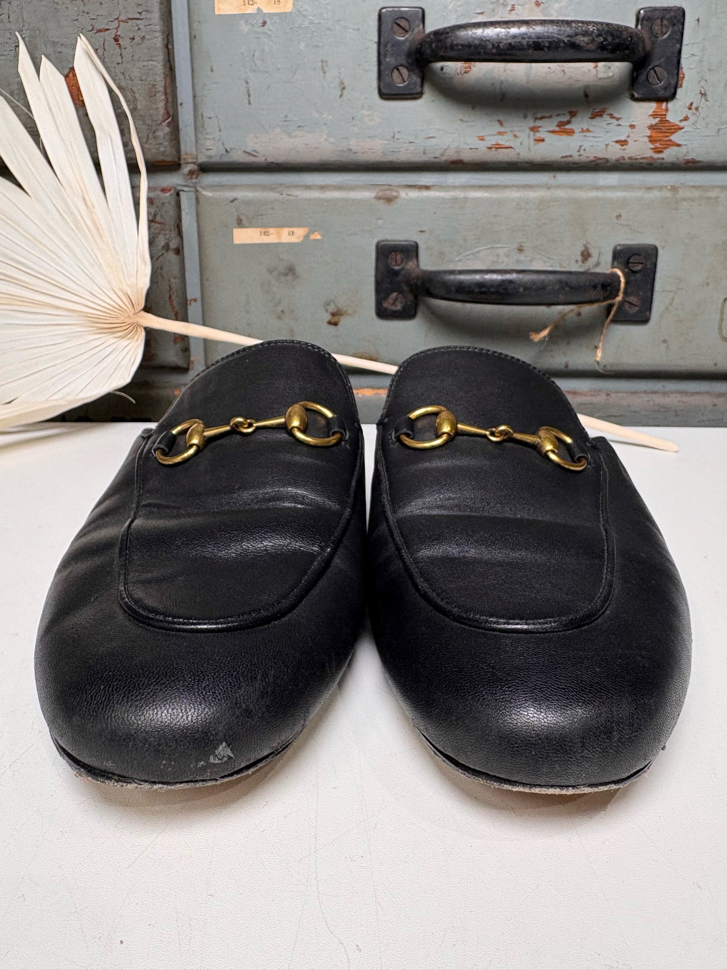 W Shoe Size 38 (7.5 - 8) Gucci Black Leather Slip-ons