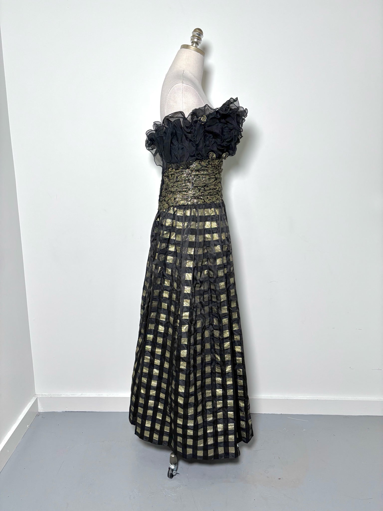 Women Size 6 Eugene Alexander Gold, Black, White Squares Gown Women Size 6 Eugene Alexander Gold, Black, White Squares Gown