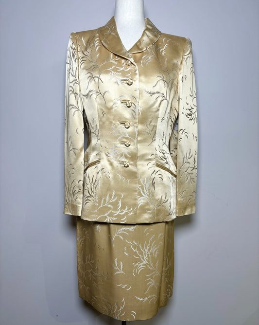 Women Size 8 Oscar de la Renta Cream Embroidered Suit