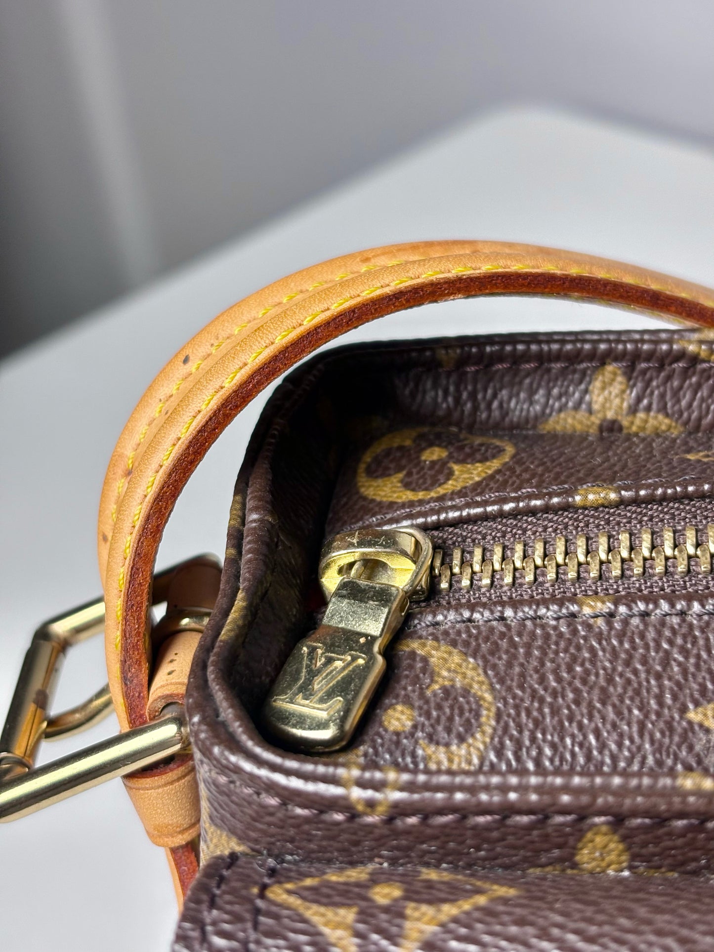 Louis Vuitton Vivacite MM Monogram Coated Canvas Authentic Bag Pre-owned