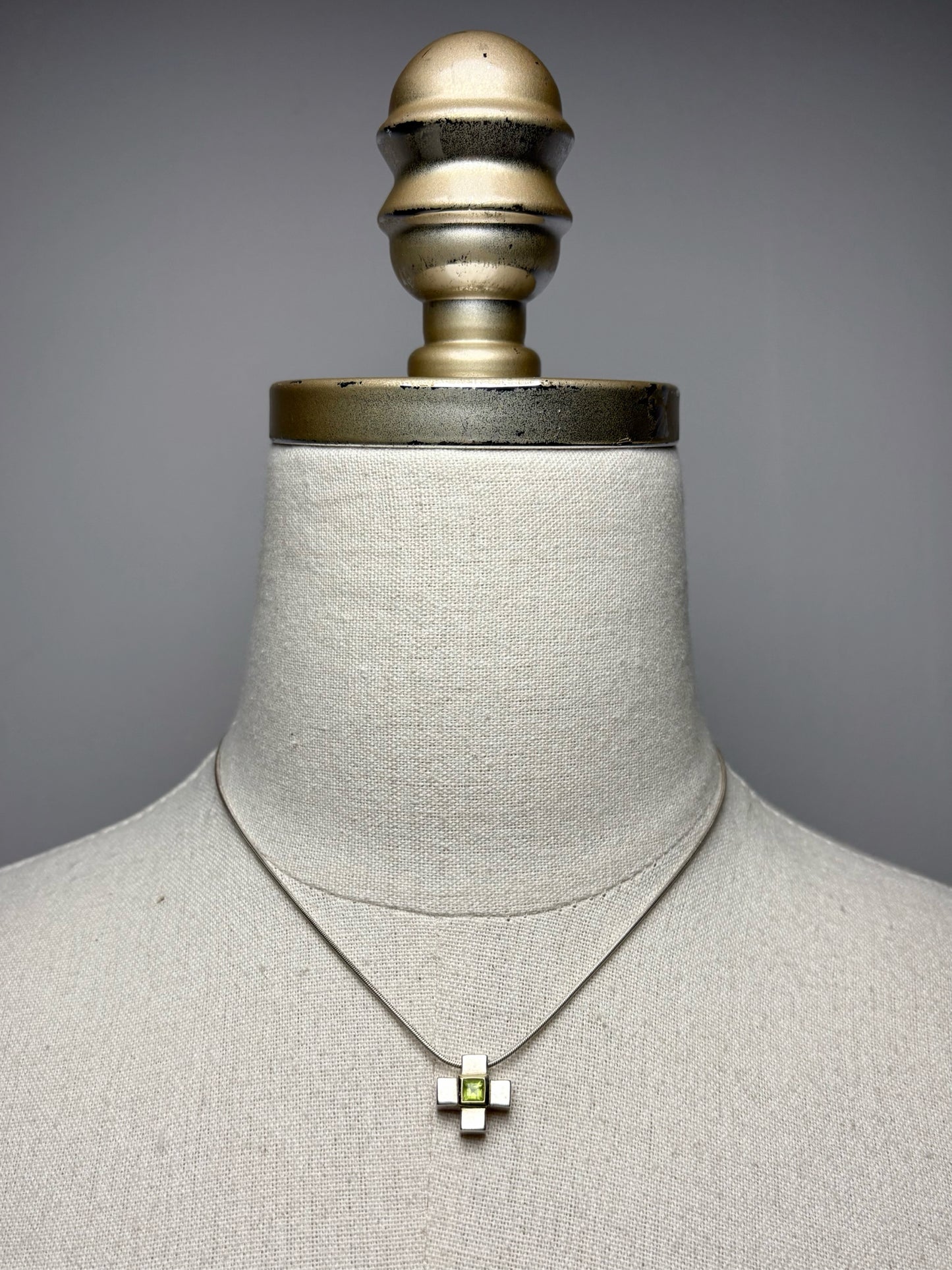 Robert L Morris RLM Studio Byzantine Cross 18K 925 Peridot Pre-owned Necklace