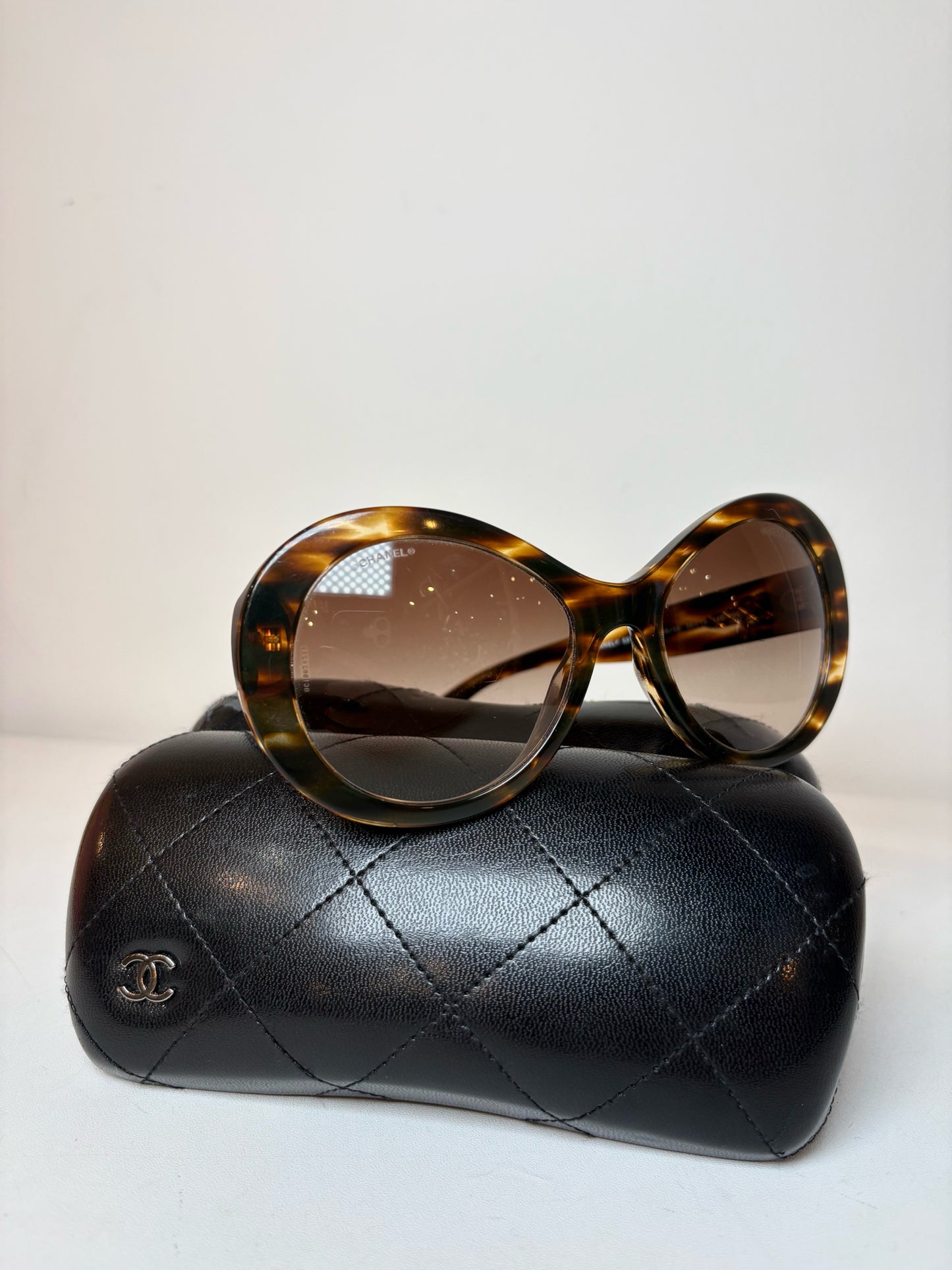 Chanel Pre-owned Brown Acetate Sunglasses