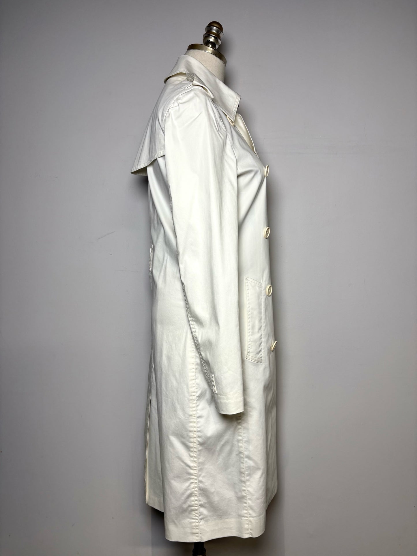 Women Size 4 Burberry White Cotton Blend Trench/Rain Coat