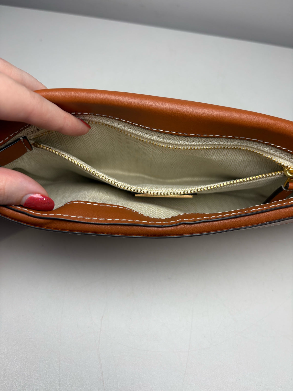 Women's Tory Burch Leather Pre-owned Brown Clutch Purse