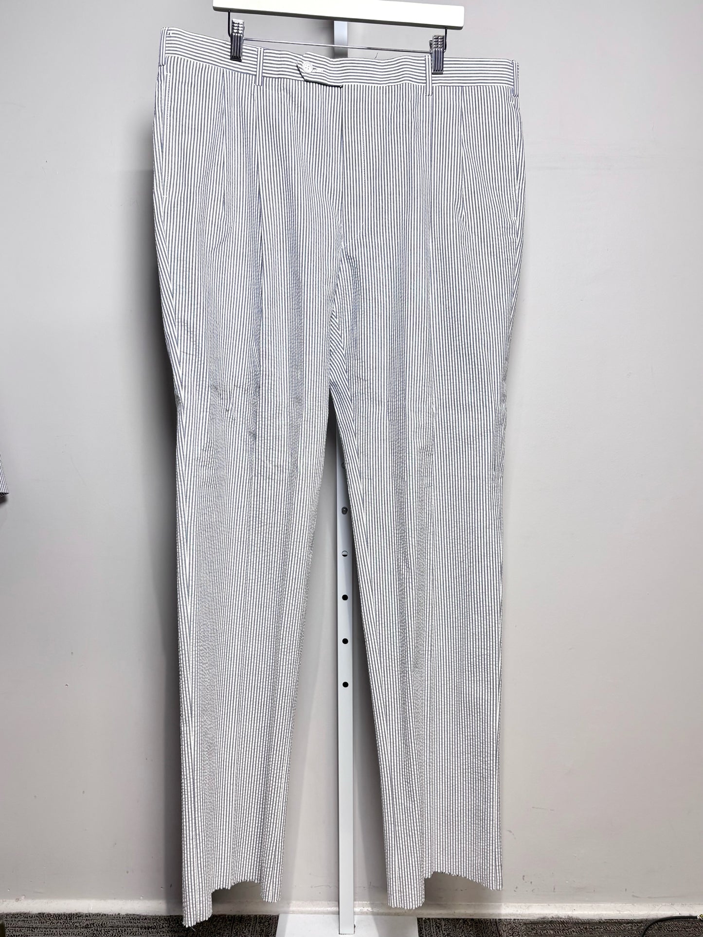 Jos. A. Bank Blue & White 100% Cotton Searsucker Men's 46R Suit NWT Pre-Owned