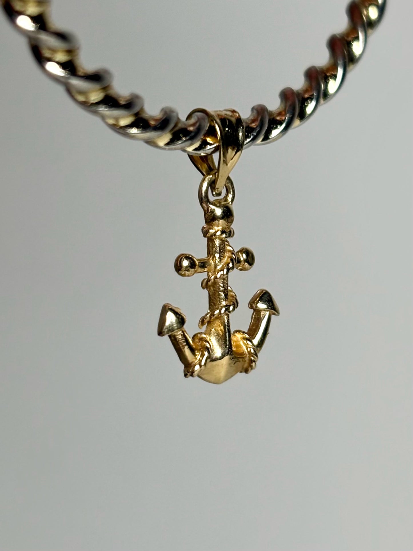 14K Gold Clasp No Label Anchor Pendant