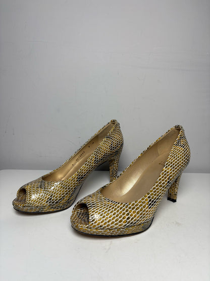 Women's Size 8 Stuart Weitzman Plainfield Yellow Snake Embossed Leather Pre-Owned Heels