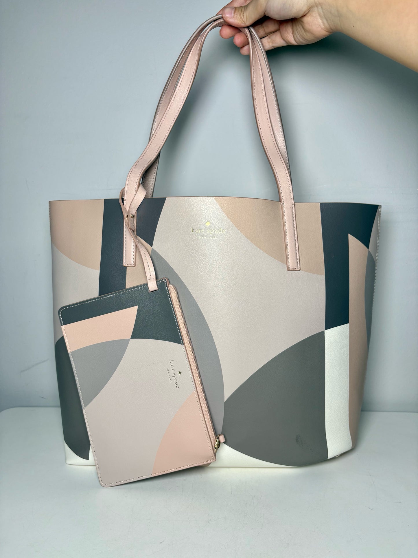 Kate Spade New York Print/Solid (Reversible) Pure Leather Pre-owned Tote Bag