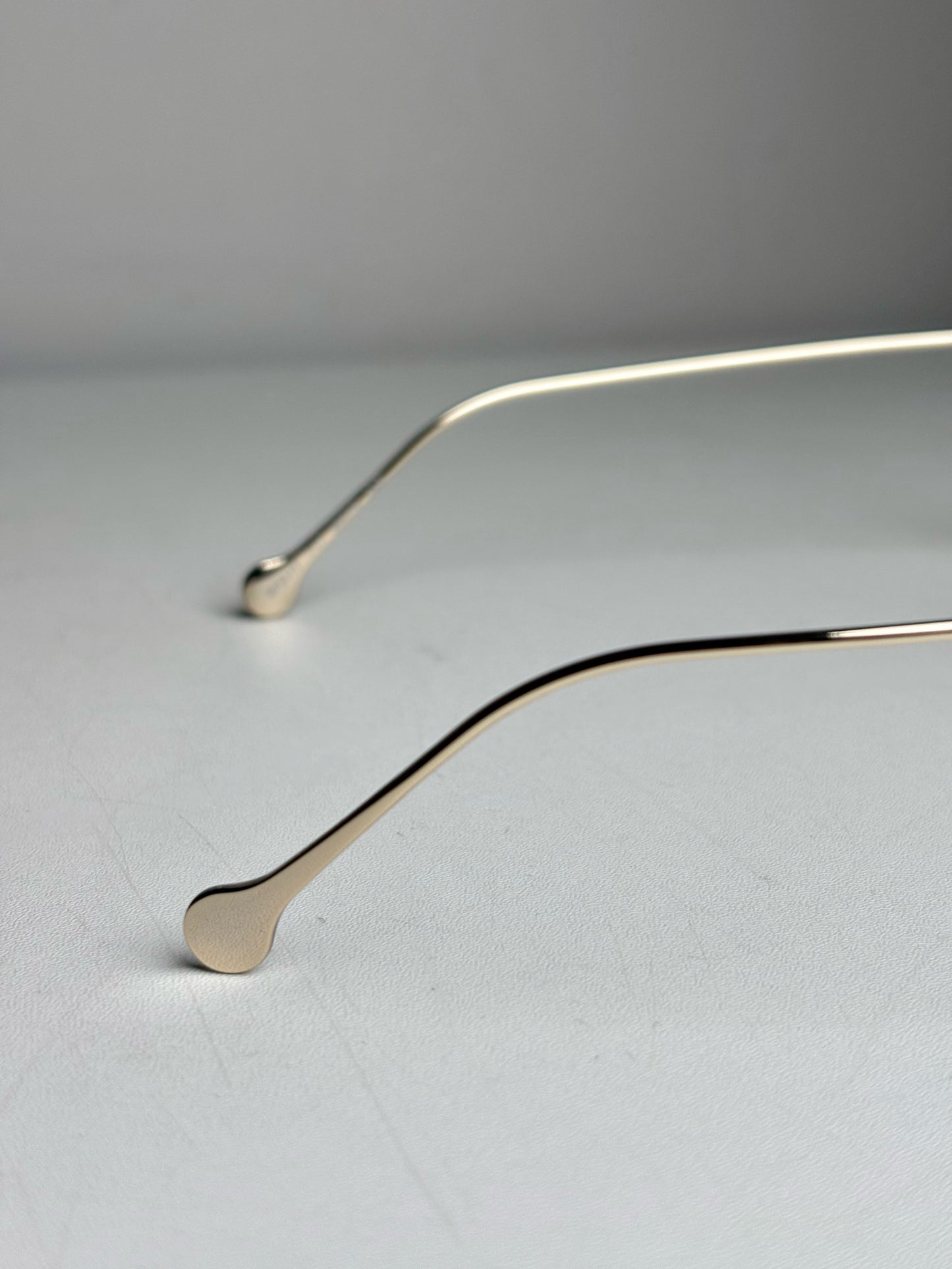 Salvatore Ferragamo Aviator Women's Pre-owned, NWOT Gold Tone Metal Sunglasses