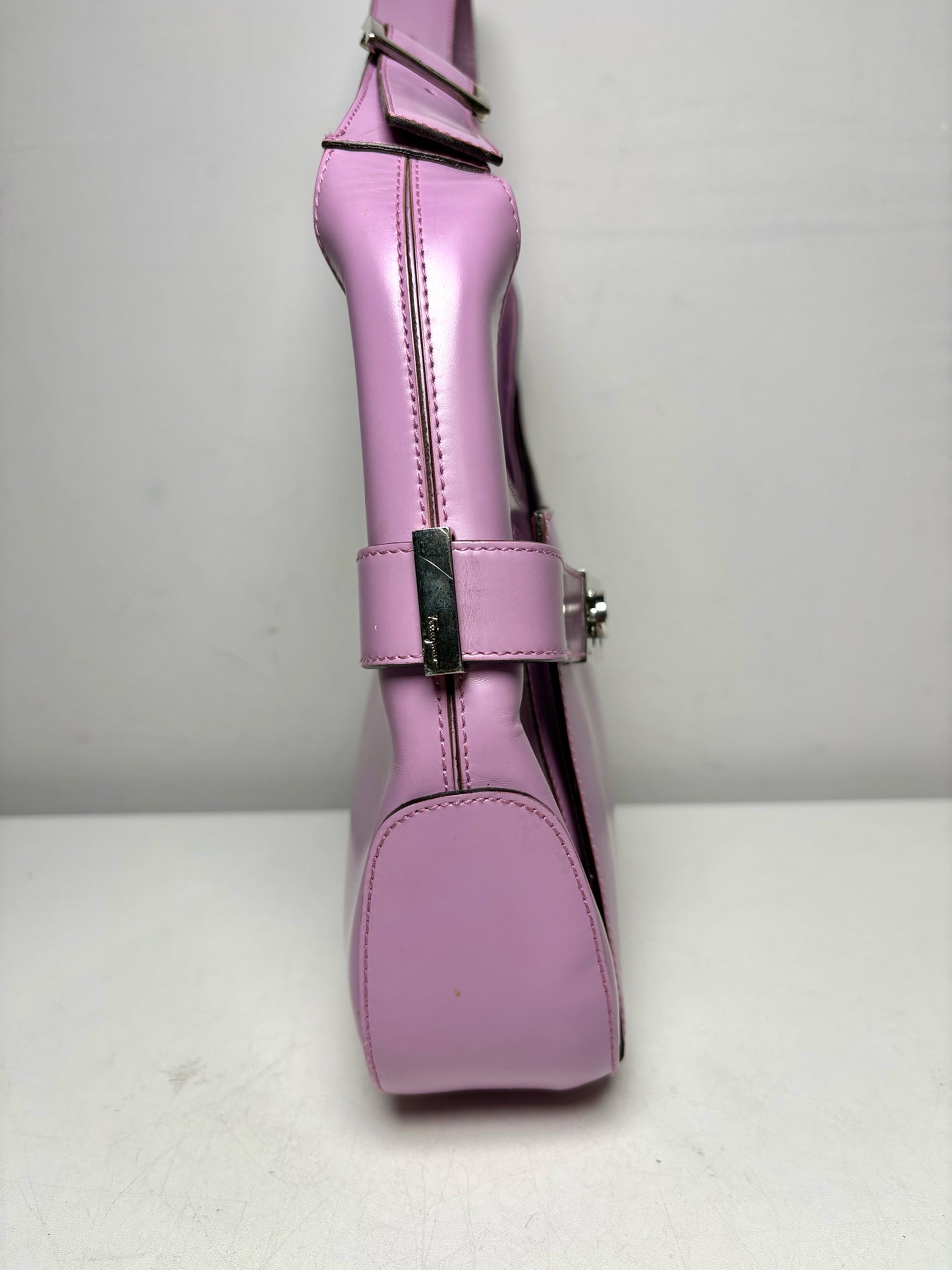 Women's Salvatore Ferragamo Gancini Lilac Leather Authentic Pre-Owned Hobo Shoulder Bag