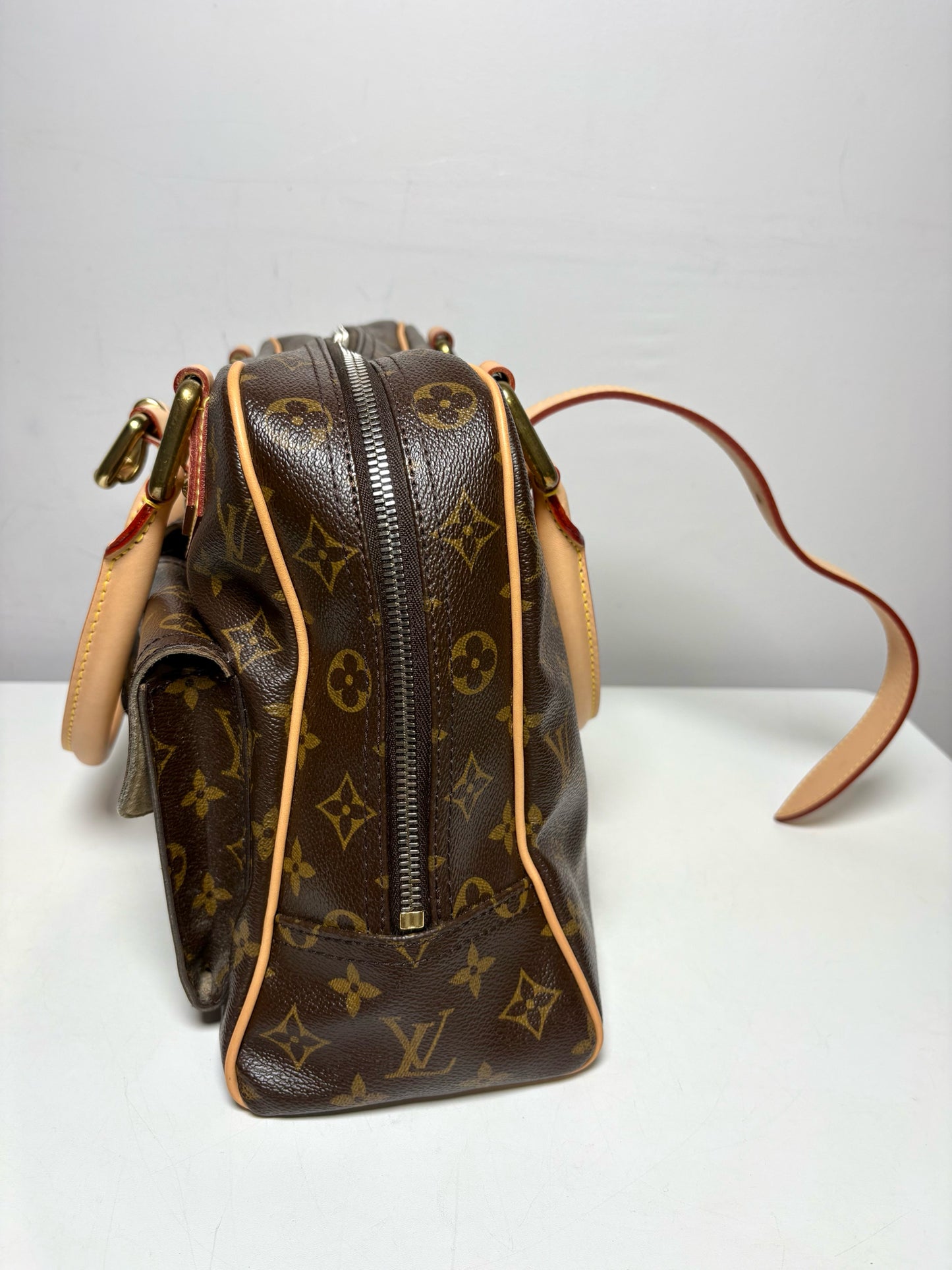 Louis Vuitton Manhattan GM Monogram Brow/Black Refurbished Pre-Owned Bag